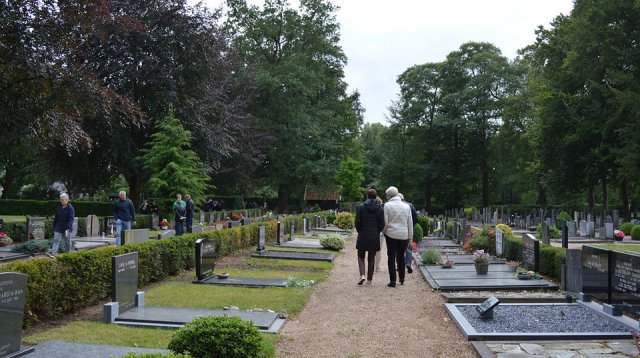 Efkes stille staon bie (vrijdag 22 juni 2018)